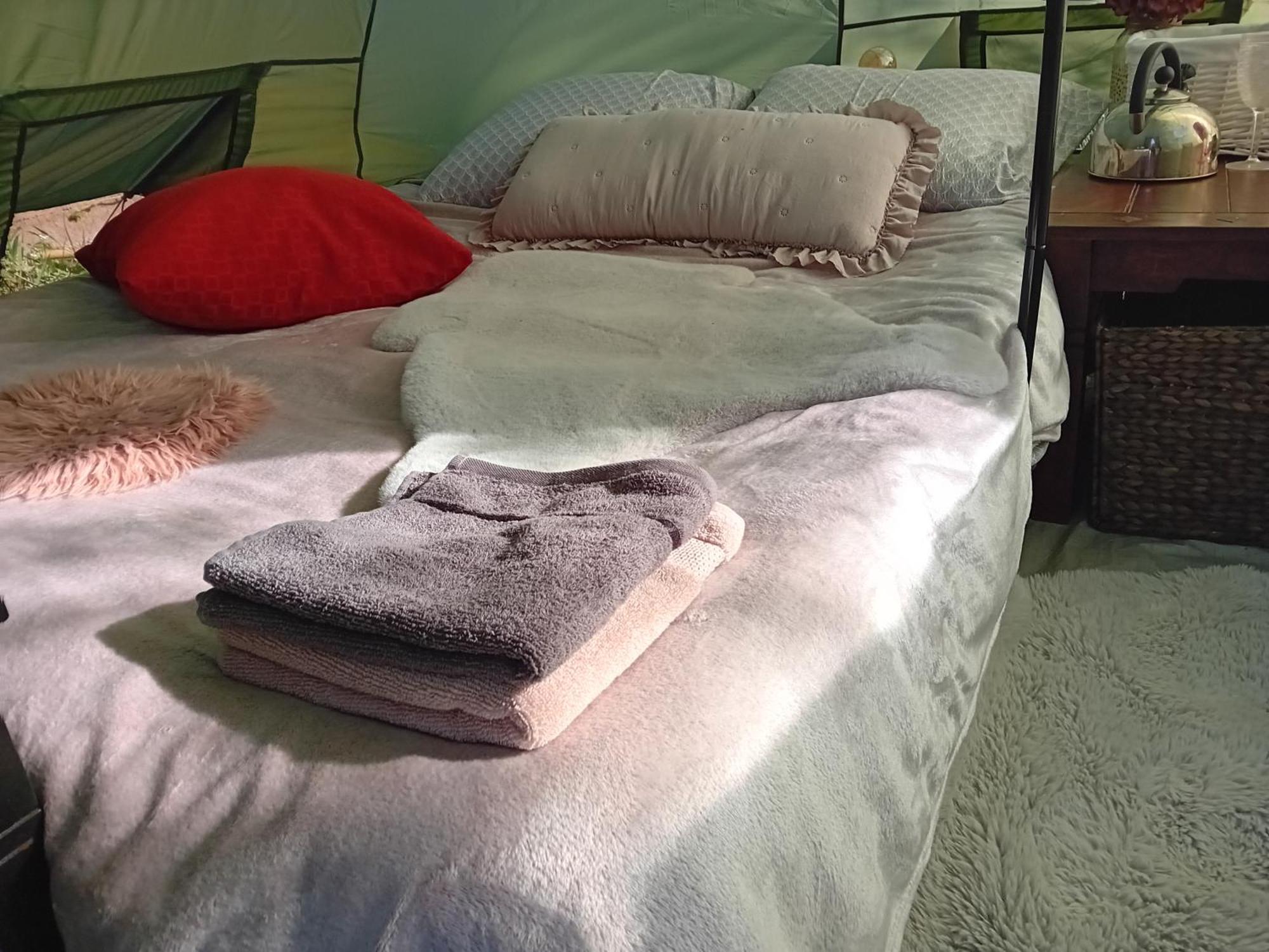 Indian Tent Tipi In Shared Lot And Shared Bathroom Mrse 外观 照片
